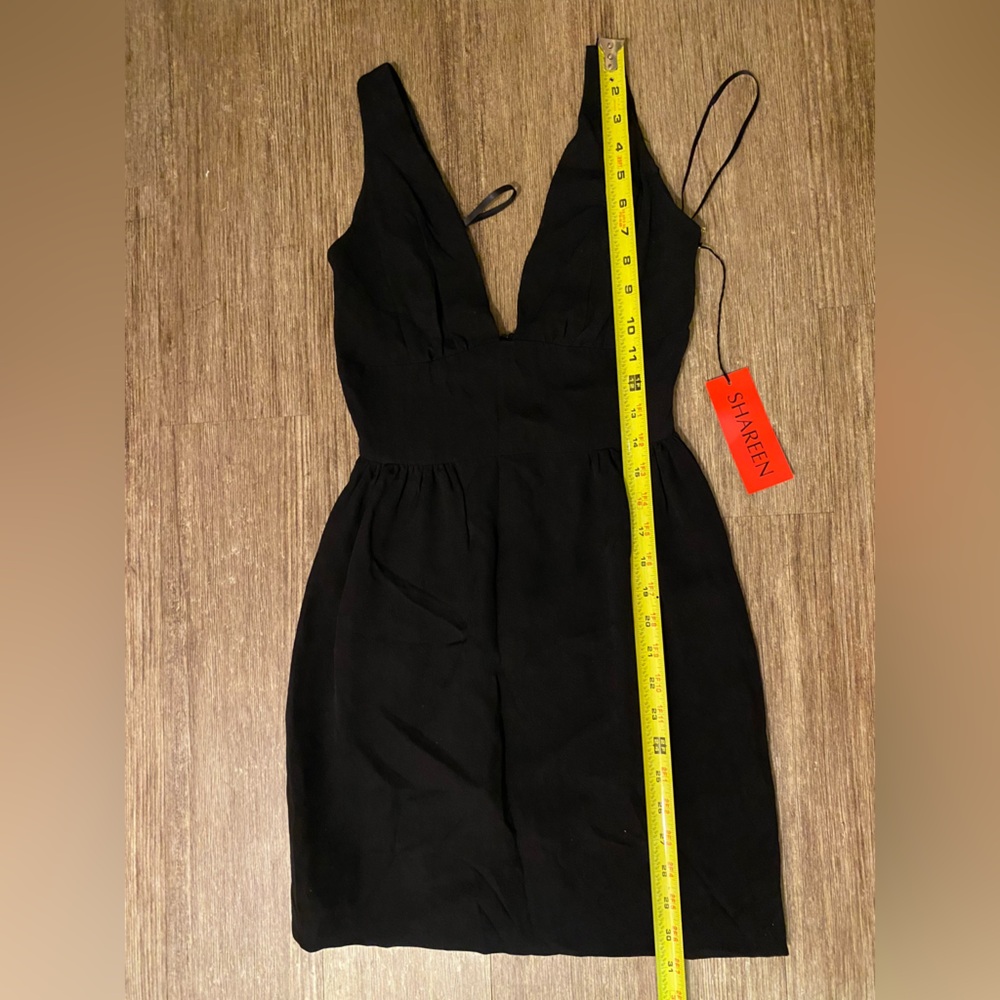 Low cut silk mini Poppi dress from Shareen - Picture 4 of 6